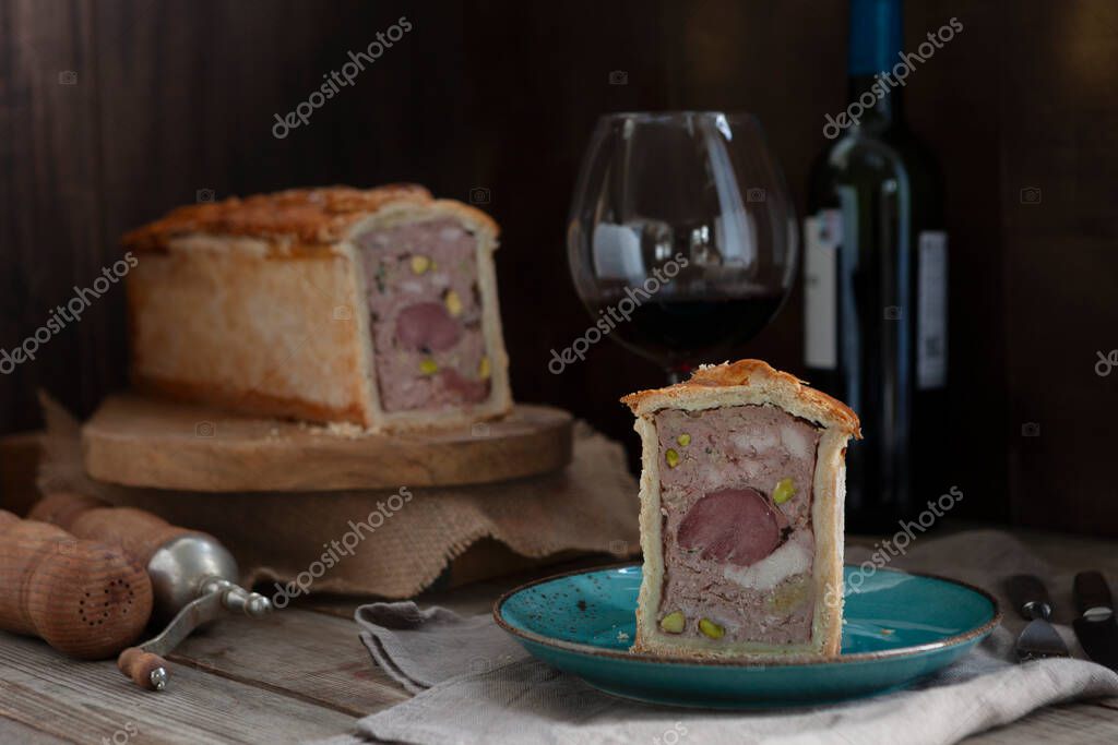 Coin épicerie avec terrines et produits gourmands